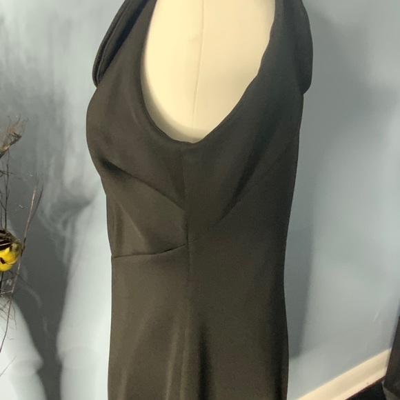 Sexy and sleek black dress - Picture 4 of 9